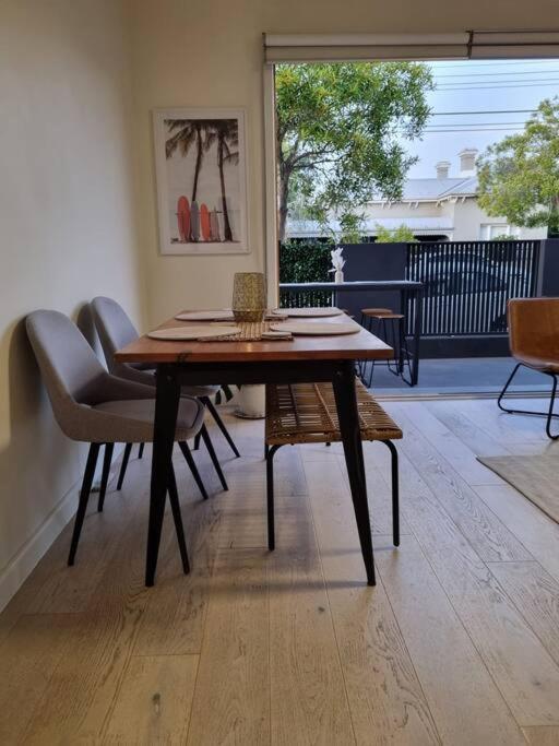 Feel Connected - St Kilda And Balaclava *